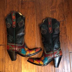 Tres Outlaws Female Cowboy Boots!
